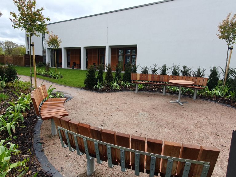 Blick auf die neue Sitz-Oase des Albertinen Hospiz Norderstedt